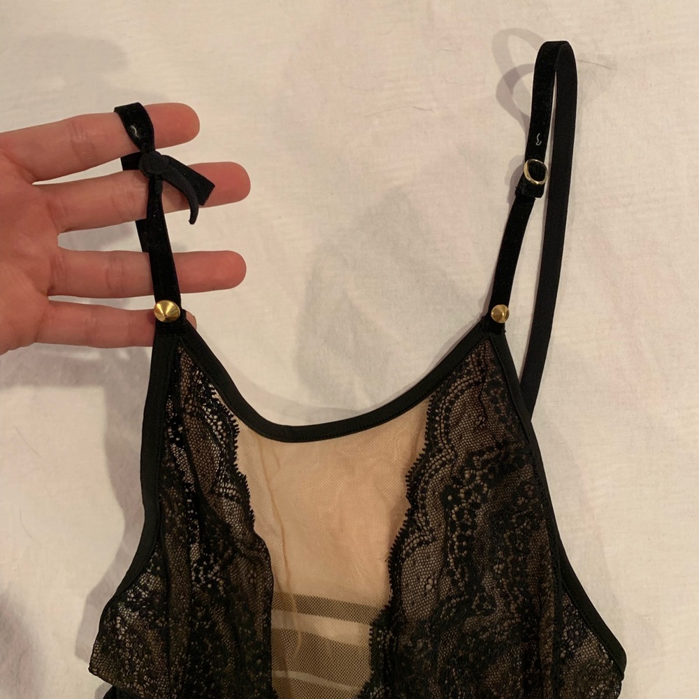 NEW FOR LOVE AND LEMONS SKIVVIES EVIE LACE BODYSUIT SIZE XS - Picture 4 of 4